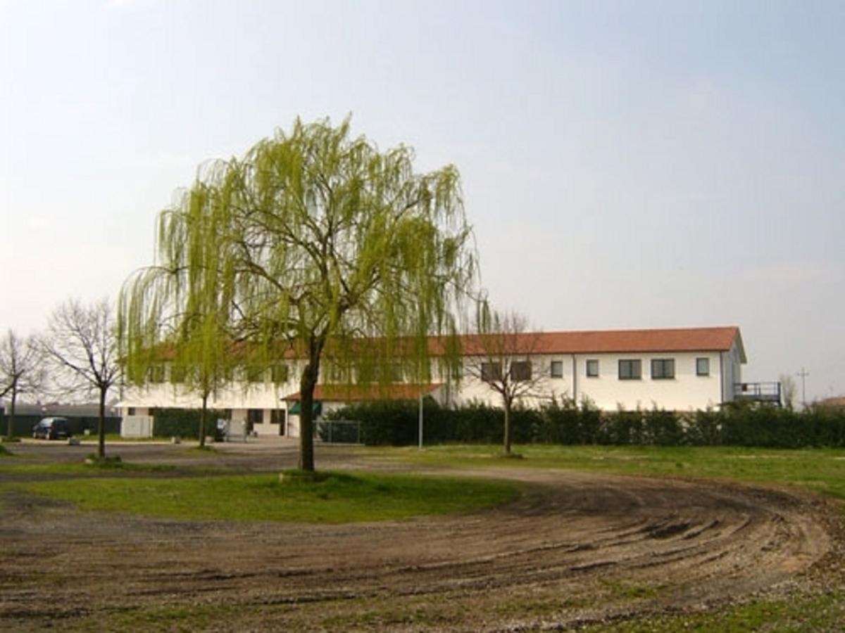 Hotel Lory Ficarolo Exterior foto